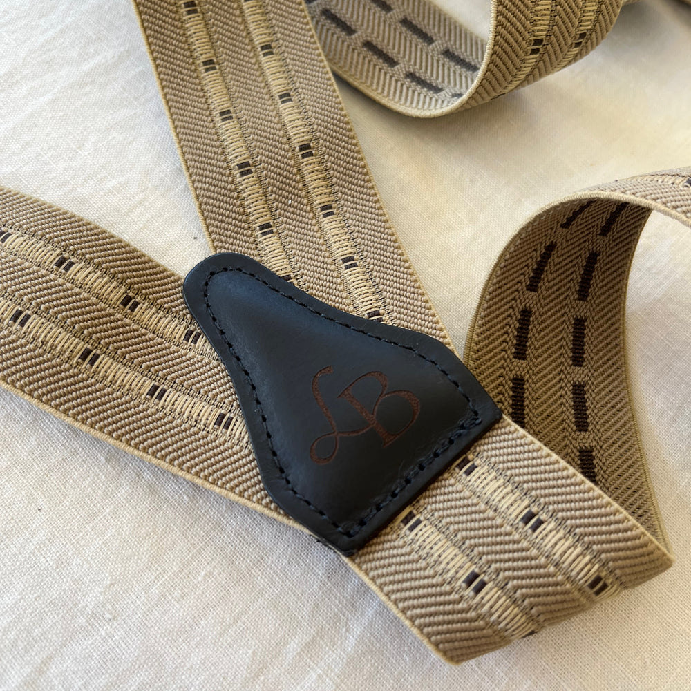 
                  
                    Bretelles homme beige bande Alexandre dos cuir
                  
                