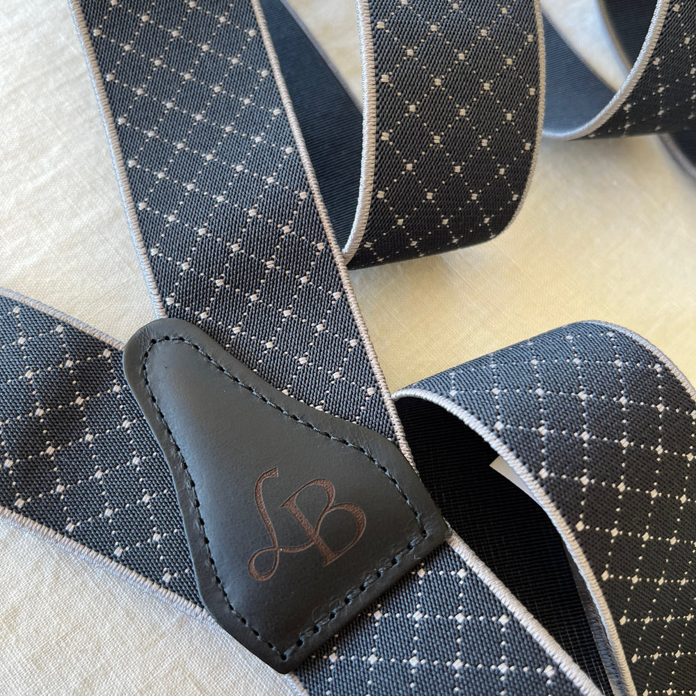 
                  
                    Bretelles homme bleu anthracite quadrille Justin dos cuir
                  
                