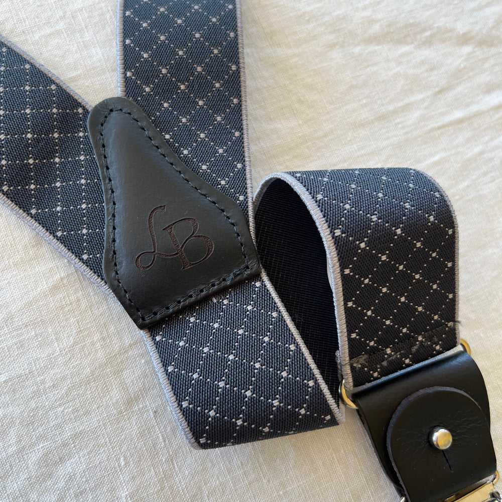 
                  
                    Bretelles homme bleu anthracite quadrille patte cuir Justin bande
                  
                