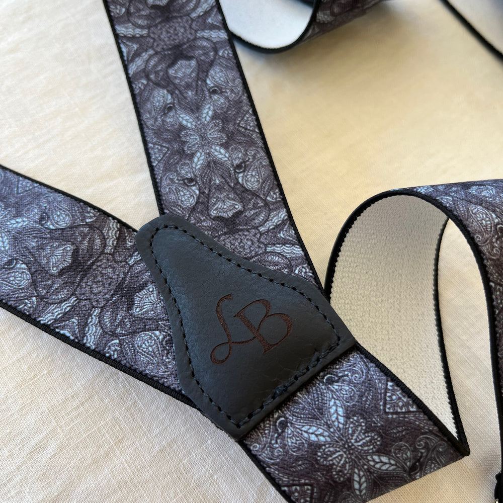 
                  
                    Bretelles homme bleu grisé tête tigre Arthur dos cuir
                  
                