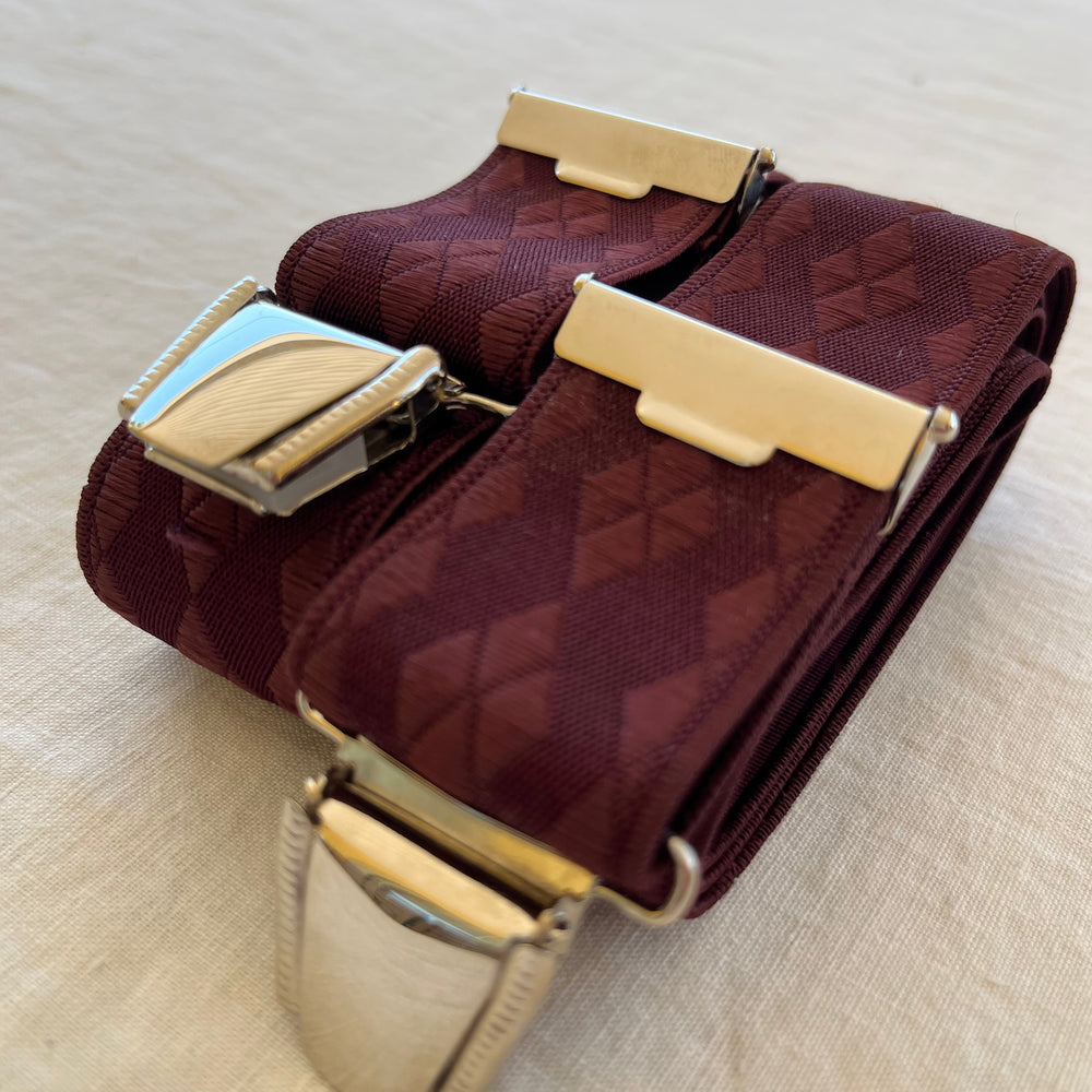 
                  
                    Bretelles homme bordeaux losange Léopold plie
                  
                