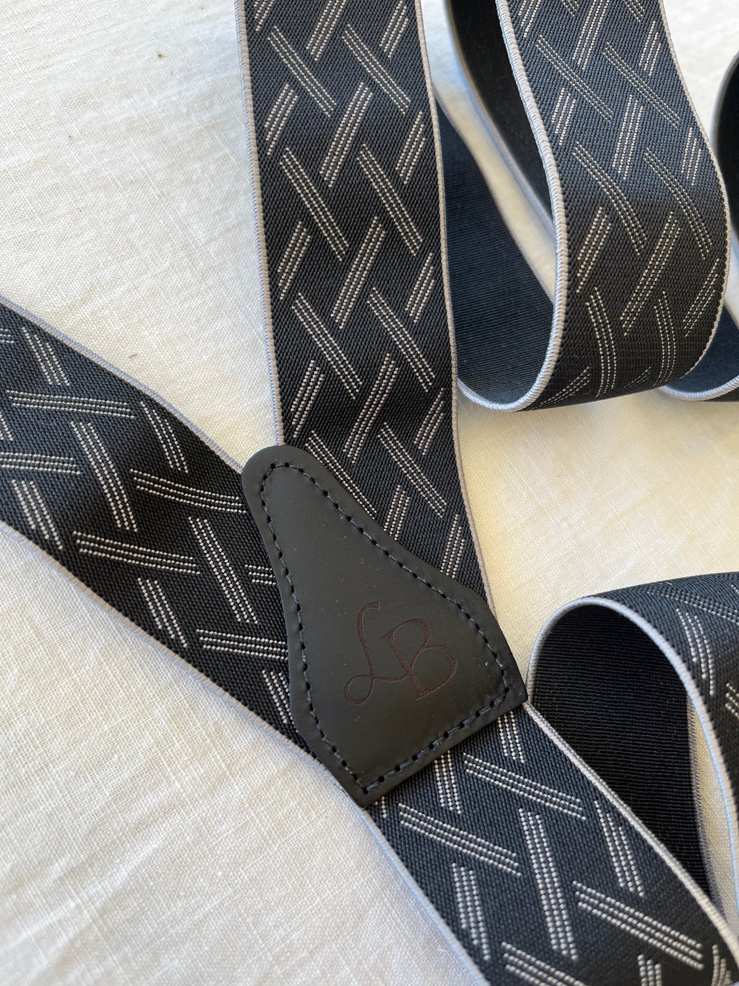 Bretelles homme noir ligne blanches Maxime dos cuir