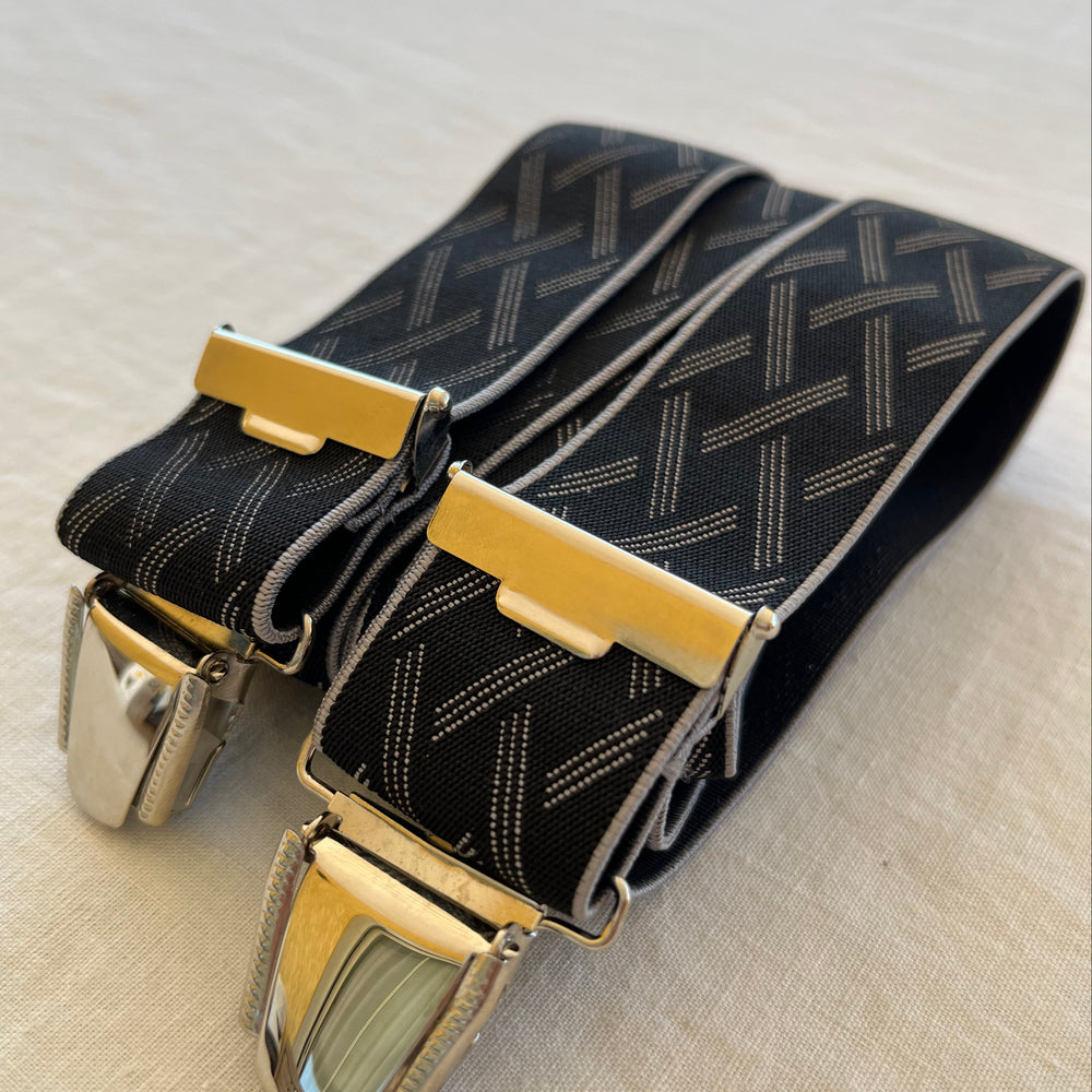 
                  
                    Bretelles homme noir ligne blanches Maxime plie
                  
                