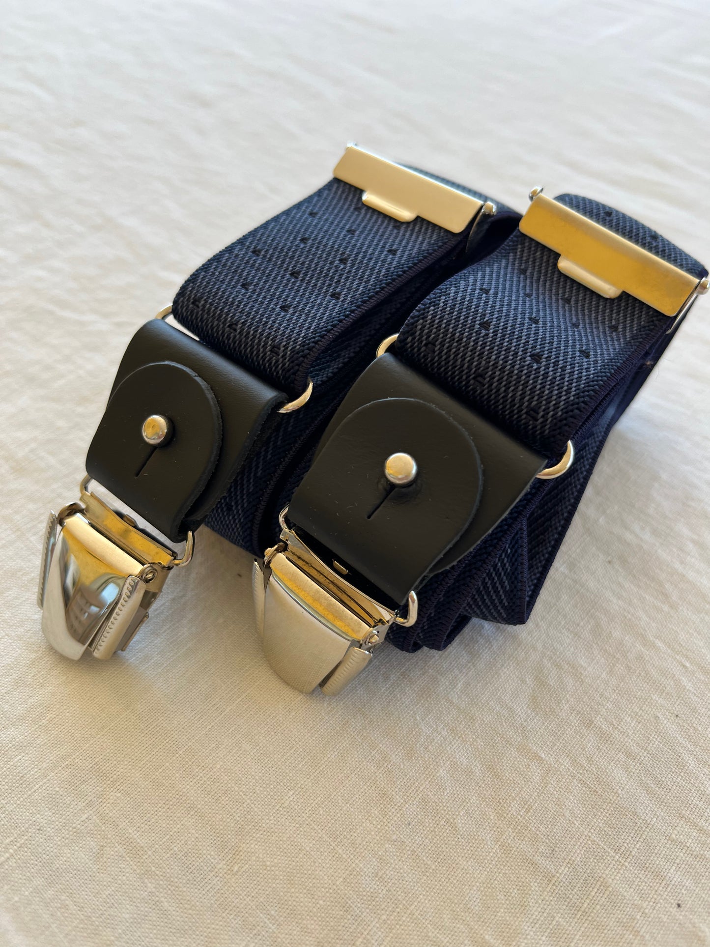 Bretelles homme patte cuir bleu marine pois Gustave plie