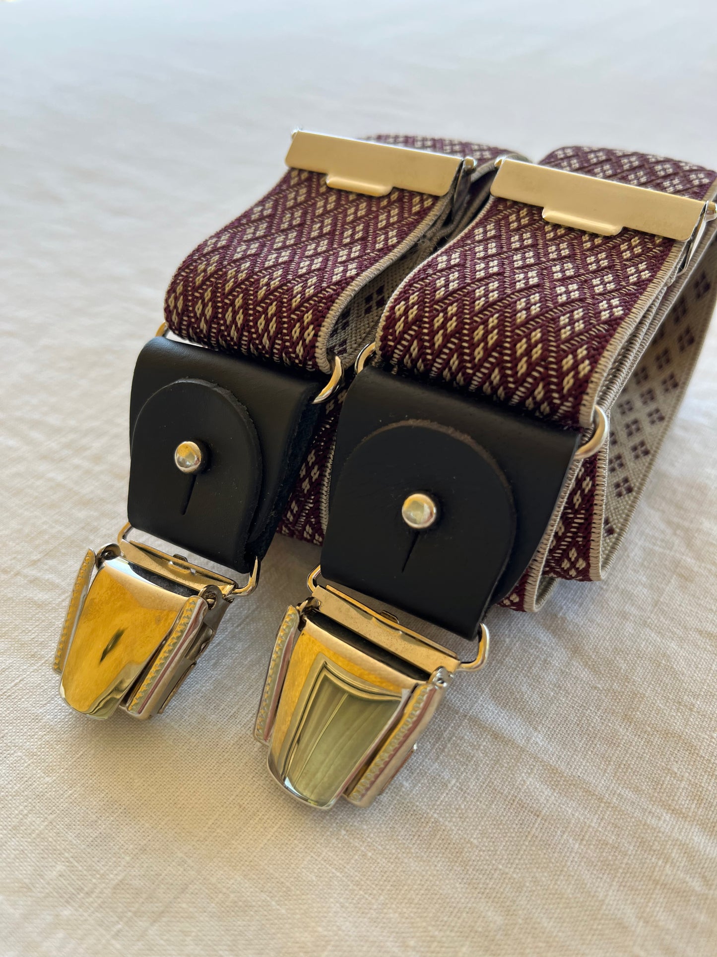 Bretelles homme patte cuir bordeaux losange quadrille Armand plie