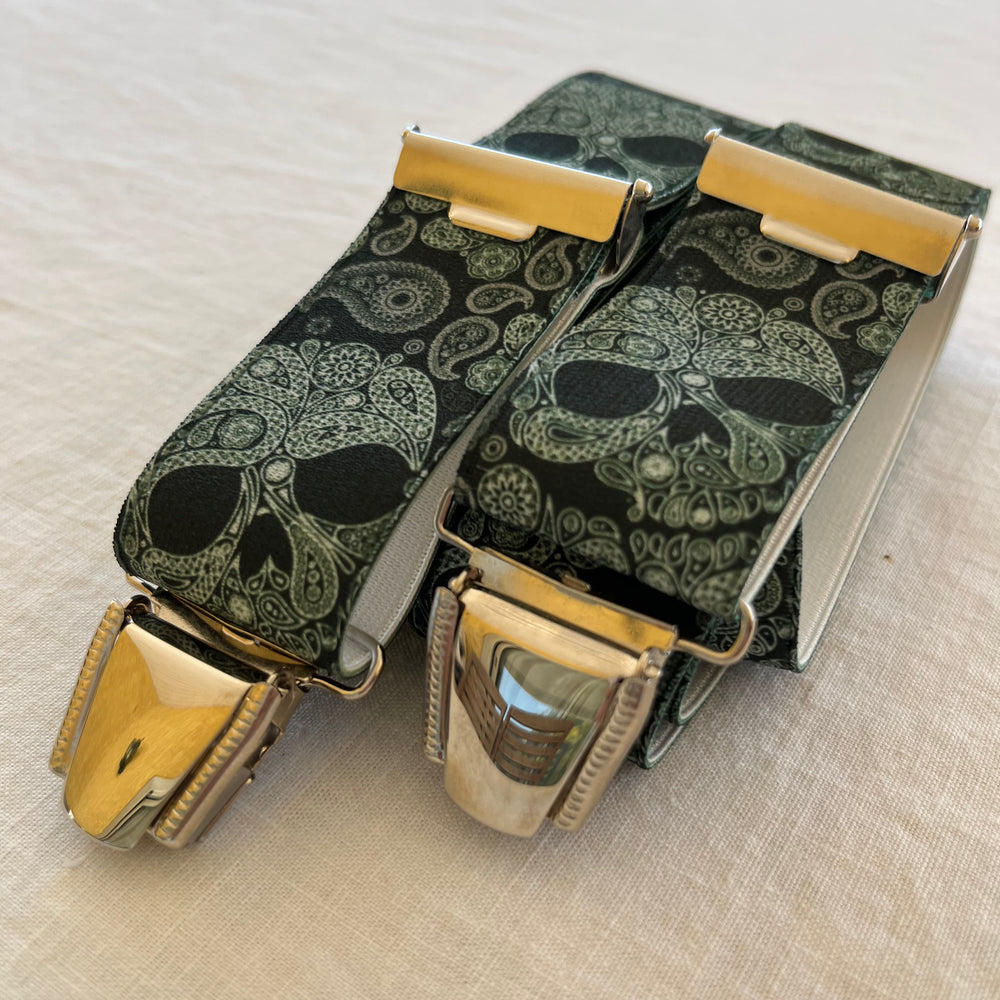 
                  
                    Bretelles homme vert tete de mort Emile plie
                  
                