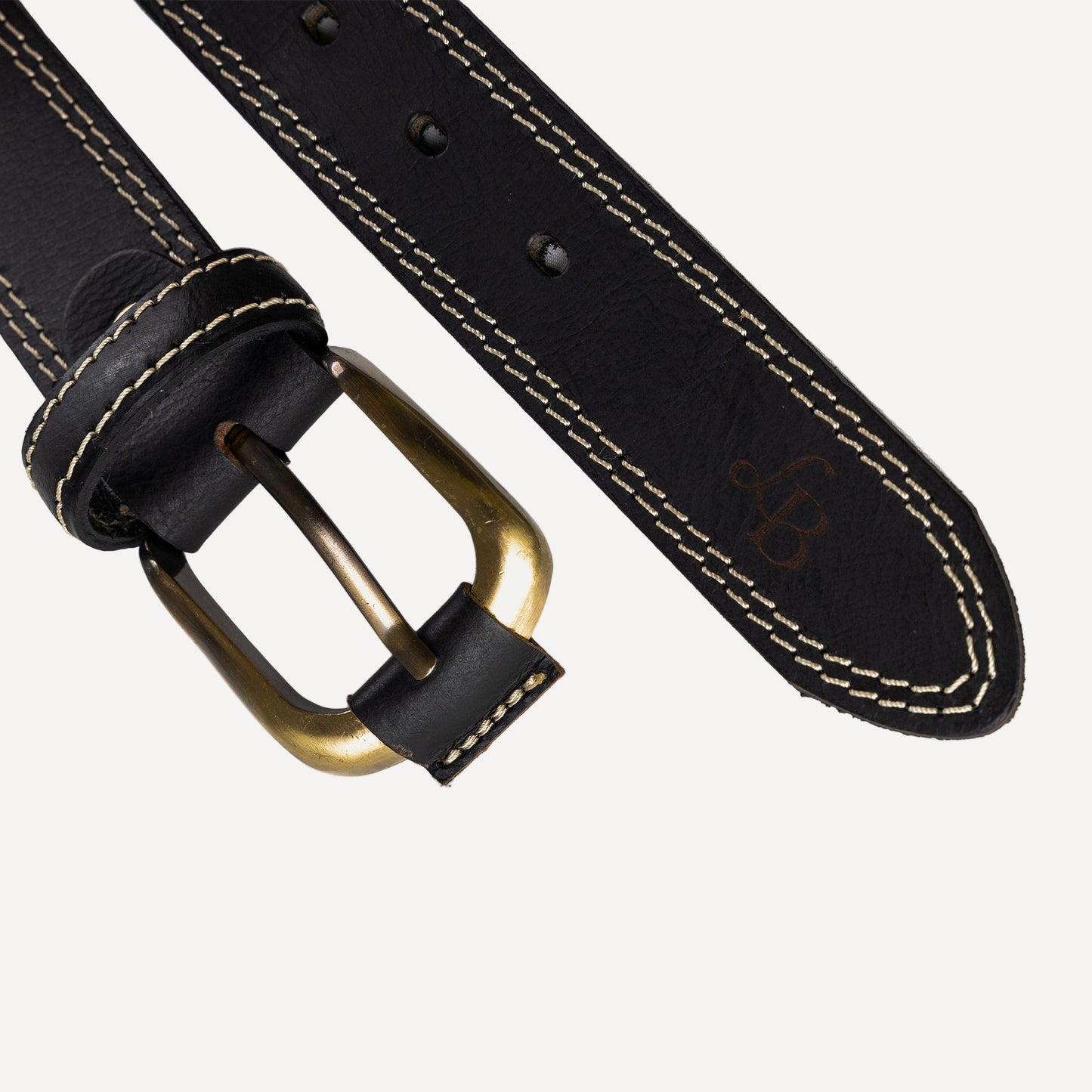 Ceinture en cuir noir double piqure de Camille detail