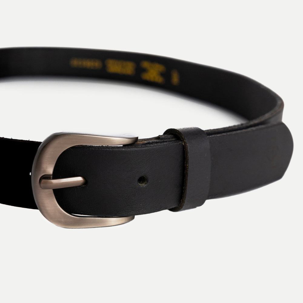 
                  
                    Ceinture fine en cuir noir de Bastien boucle
                  
                