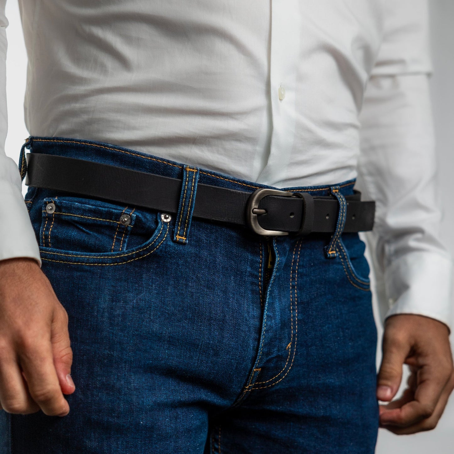 Ceinture fine en cuir noir de Bastien pantalon