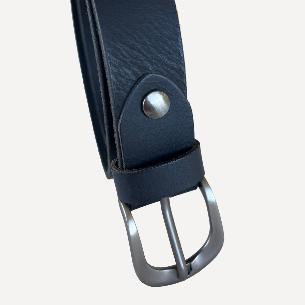 Ceinture fine en cuir noir de Bastien zoom boucle