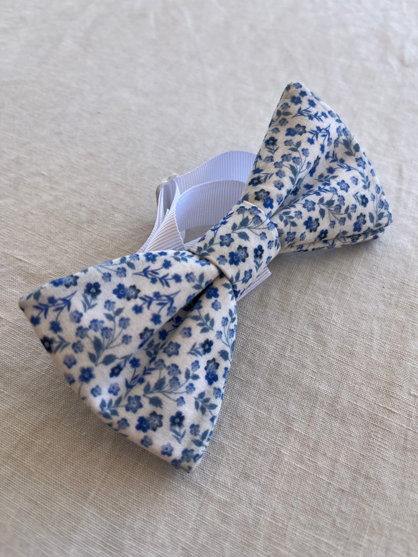 Noeud Papillon blanc fleur bleu Balthazar cote