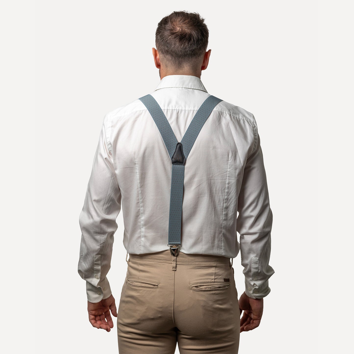homme dos chemise blanc Bretelle gris bleute point etienne