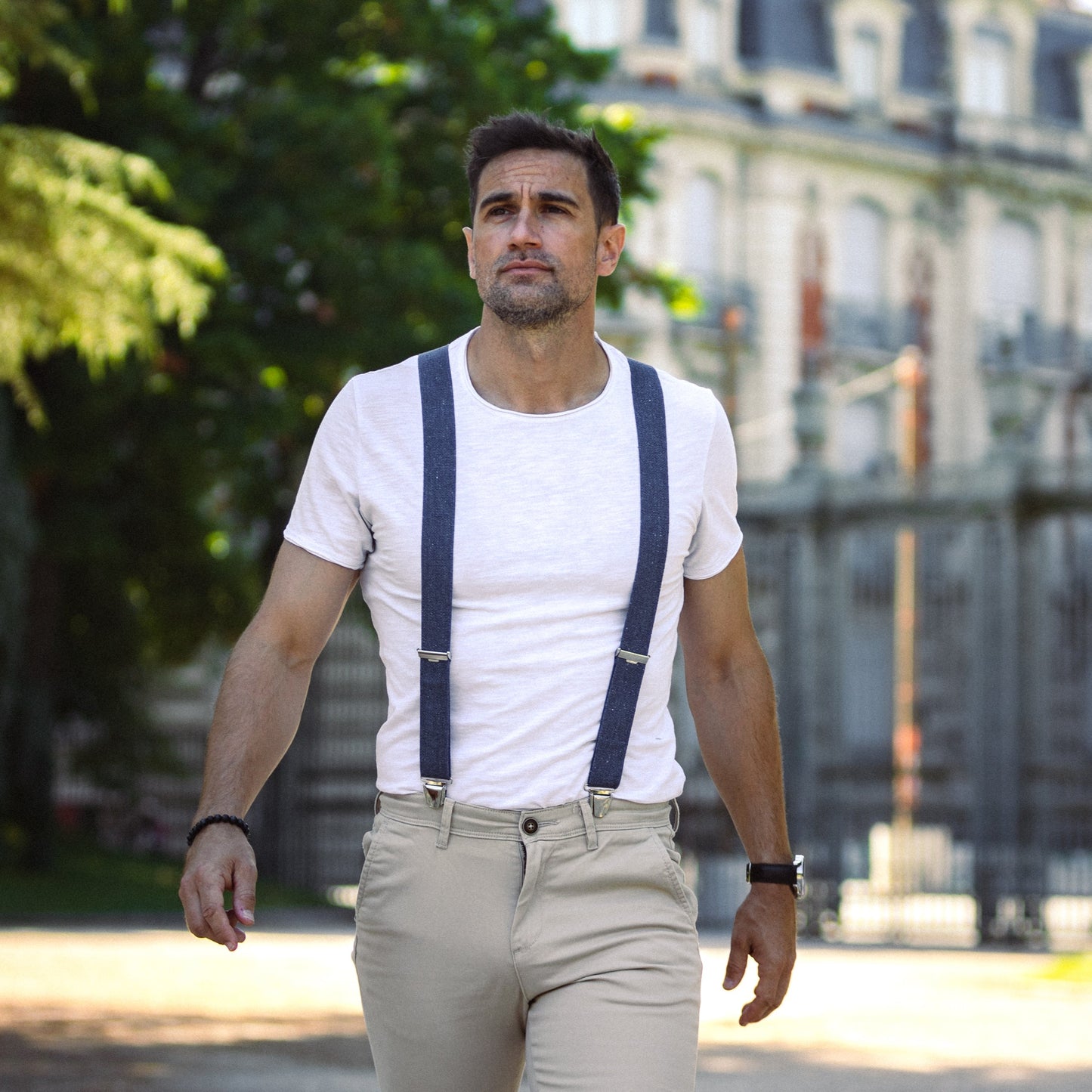 homme exterieur tee shirt blanc Bretelle Rdenim bleu jean Romain