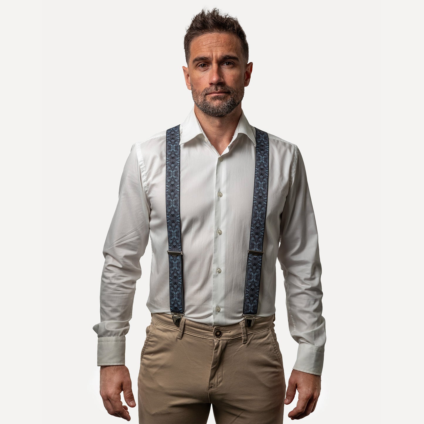 homme face chemise blanc Bretelle fantaisie bleu grisé tête tigre pince