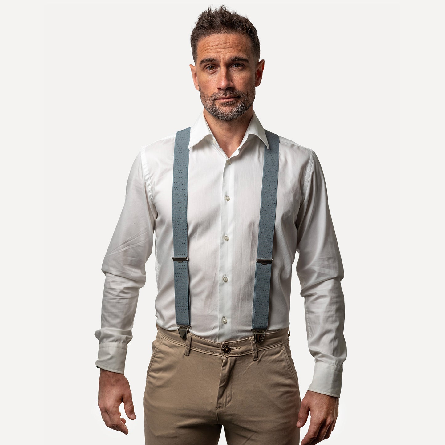 homme face chemise blanc Bretelle gris bleute point etienne